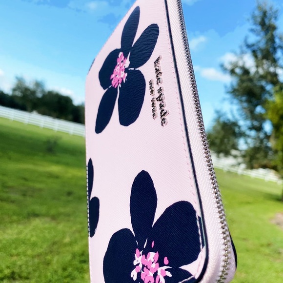 Kate Spade Grand Floral L-zip Wristlet - Picture 6 of 9